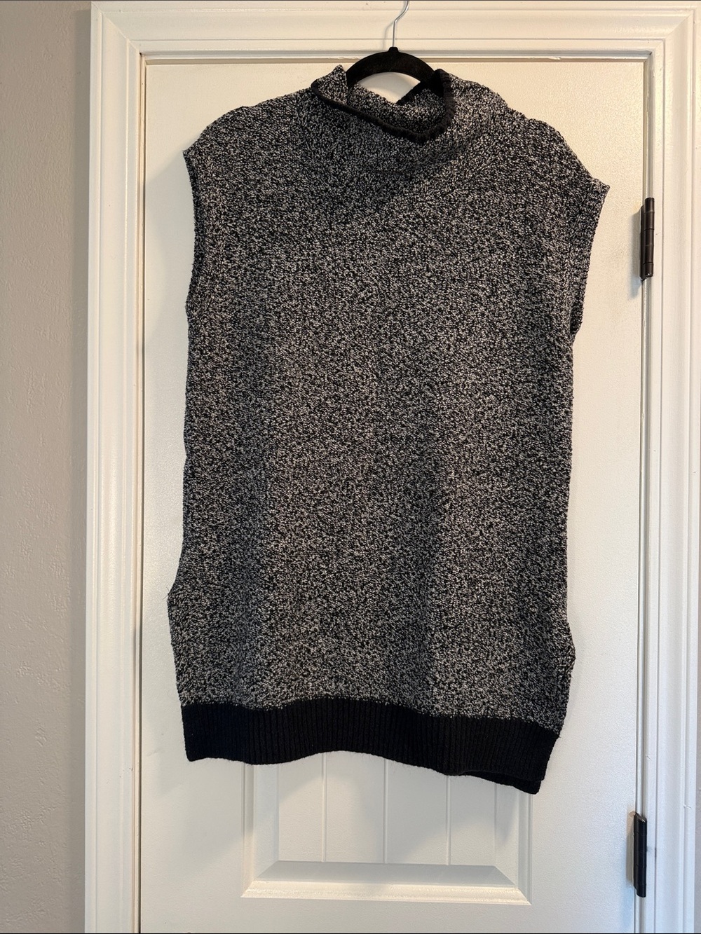 Women’s Loft Black and Gray Marled Sleeveless Knit Sweater